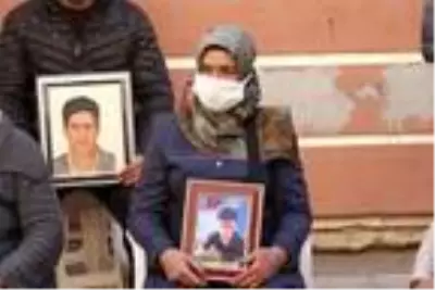 Son dakika haberleri... HDP önündeki eylemde 454'üncü gün Son dakika haberleri... HDP önündeki eylemde 454'üncü gün