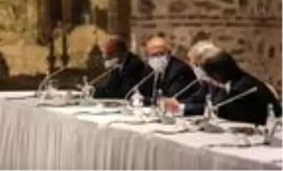 Cumhurbaşkanlığı Sözcüsü Kalın ve Bakan Gül dini azınlık temsilcileriyle bir araya geldi Cumhurbaşkanlığı Sözcüsü Kalın ve Bakan Gül dini azınlık temsilcileriyle bir araya geldi
