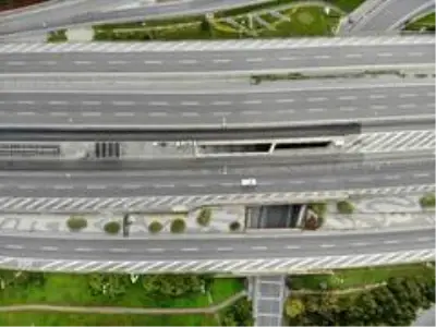 Sokağa çıkma kısıtlamasında yolar boş kaldı Sokağa çıkma kısıtlamasında yolar boş kaldı