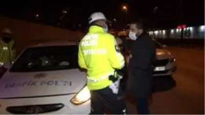 Son dakika haberi: İstanbul'da gece sokağa çıkma kısıtlamasını ihlal edenlere ceza yağdı Son dakika haberi: İstanbul'da gece sokağa çıkma kısıtlamasını ihlal edenlere ceza yağdı