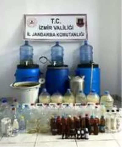 İzmir'de 462 litre sahte içki ele geçirildi İzmir'de 462 litre sahte içki ele geçirildi
