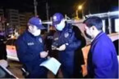 Son dakika... İzmir'de sokaklar boş kaldı Son dakika... İzmir'de sokaklar boş kaldı