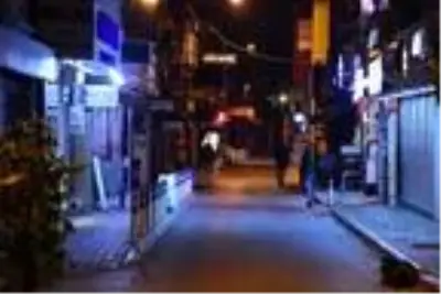 Son dakika... İzmir'de sokaklar boş kaldı Son dakika... İzmir'de sokaklar boş kaldı