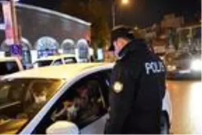 Son dakika... İzmir'de sokaklar boş kaldı Son dakika... İzmir'de sokaklar boş kaldı