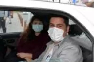 İzmir'de yasağa rağmen Kordon doldu, polis uyardı İzmir'de yasağa rağmen Kordon doldu, polis uyardı