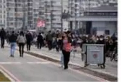 İzmir'de yasağa rağmen Kordon doldu, polis uyardı İzmir'de yasağa rağmen Kordon doldu, polis uyardı