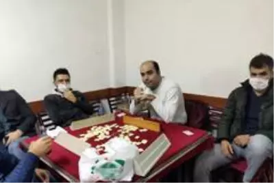 Son dakika haber! Kağıthane polisinden ruhsatsız kıraathaneye baskın kamerada Son dakika haber! Kağıthane polisinden ruhsatsız kıraathaneye baskın kamerada