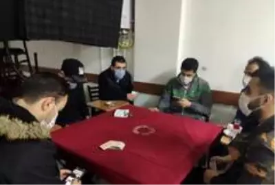 Son dakika haber! Kağıthane polisinden ruhsatsız kıraathaneye baskın kamerada Son dakika haber! Kağıthane polisinden ruhsatsız kıraathaneye baskın kamerada
