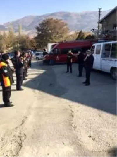 Kanserden hayatını kaybeden itfaiyeci son yolculuğuna uğurlandı Kanserden hayatını kaybeden itfaiyeci son yolculuğuna uğurlandı