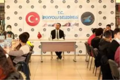 İpekyolu Kaymakamı Aslan gençlerle bir araya geldi İpekyolu Kaymakamı Aslan gençlerle bir araya geldi