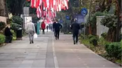 Kısıtlama biter bitmez Kocaeli halkı kendini sokağa attı Kısıtlama biter bitmez Kocaeli halkı kendini sokağa attı