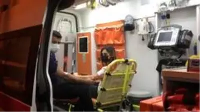 Kısıtlamada otomobili vermeyen abisini ve yengesini bıçakladı Kısıtlamada otomobili vermeyen abisini ve yengesini bıçakladı