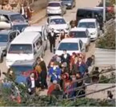Son dakika haber... Koronavirüse rağmen davullu zurnalı gelin alma eğlencesi Son dakika haber... Koronavirüse rağmen davullu zurnalı gelin alma eğlencesi