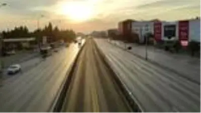 Kovid-19 tedbirleri trafiğe de yansıdı Kovid-19 tedbirleri trafiğe de yansıdı