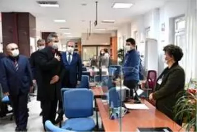 Mamak Belediye Başkanı Köse'den maske denetimi Mamak Belediye Başkanı Köse'den maske denetimi