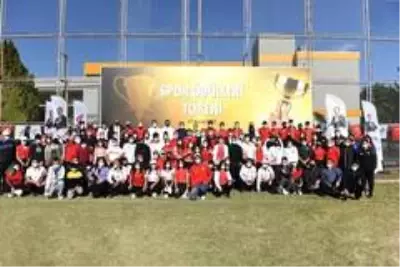 Mersin Büyükşehir Belediyesinden başarılı sporculara destek Mersin Büyükşehir Belediyesinden başarılı sporculara destek