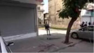 Sokak ortasında arkadaşını öldürdü Sokak ortasında arkadaşını öldürdü