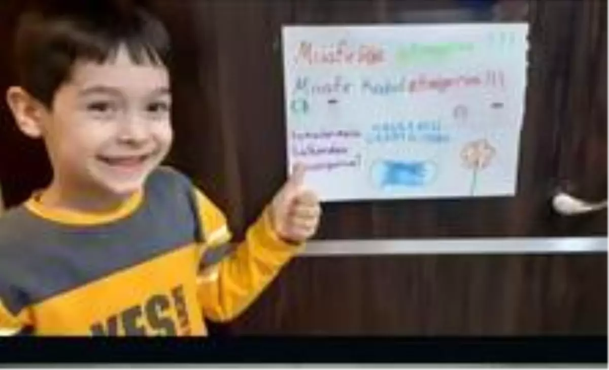 Öğrencilerden Korona virüse karşı resimli misafir uyarısı