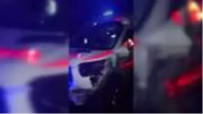 Şarampole devrilen ambulanstaki 3 kişi yaralandı Şarampole devrilen ambulanstaki 3 kişi yaralandı