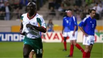 Senegalli eski milli futbolcu Papa Bouba Diop hayatını kaybetti Senegalli eski milli futbolcu Papa Bouba Diop hayatını kaybetti