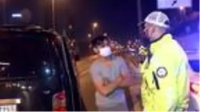 SOKAĞA ÇIKMA KISITLAMASINDA DENETİM; ALKOLLÜ VE EHLİYETSİZ YAKALANDI SOKAĞA ÇIKMA KISITLAMASINDA DENETİM; ALKOLLÜ VE EHLİYETSİZ YAKALANDI