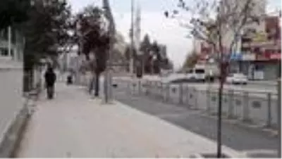 Sokağa çıkma kısıtlamasının sona ermesiyle hareketlilik arttı Sokağa çıkma kısıtlamasının sona ermesiyle hareketlilik arttı