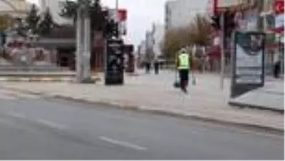Sokağa çıkma kısıtlamasının sona ermesiyle hareketlilik arttı Sokağa çıkma kısıtlamasının sona ermesiyle hareketlilik arttı