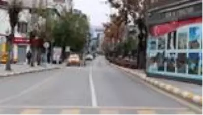 Sokağa çıkma kısıtlamasının sona ermesiyle hareketlilik arttı Sokağa çıkma kısıtlamasının sona ermesiyle hareketlilik arttı
