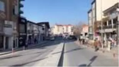 Sokağa çıkma kısıtlamasının sona ermesiyle hareketlilik arttı Sokağa çıkma kısıtlamasının sona ermesiyle hareketlilik arttı