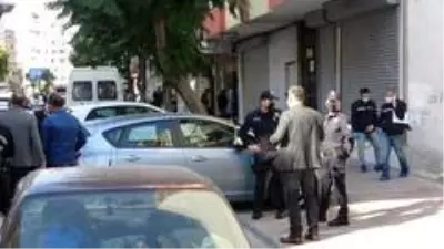 Sokak ortasında arkadaşını öldürdü Sokak ortasında arkadaşını öldürdü