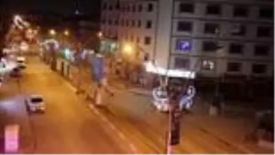 Sokaklar kısıtlamayla sessizliğe büründü Sokaklar kısıtlamayla sessizliğe büründü