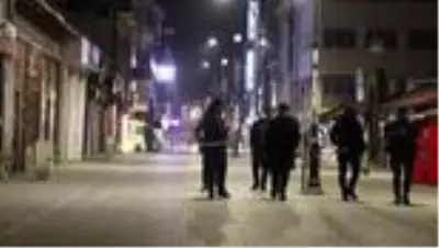 Sokaklar kısıtlamayla sessizliğe büründü Sokaklar kısıtlamayla sessizliğe büründü