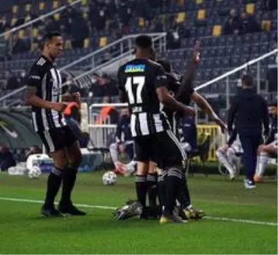 Süper Lig: Fenerbahçe: 0 - Beşiktaş: 1 (Maç devam ediyor) Süper Lig: Fenerbahçe: 0 - Beşiktaş: 1 (Maç devam ediyor)
