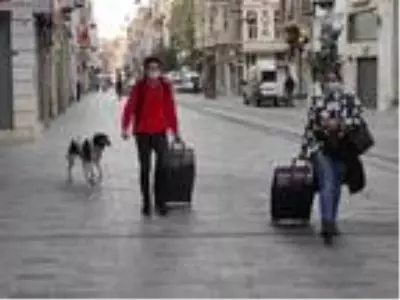 Taksim Meydanı ve İstiklal Caddesi turistlere kaldı Taksim Meydanı ve İstiklal Caddesi turistlere kaldı