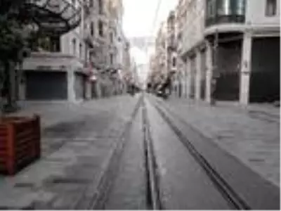 Taksim Meydanı ve İstiklal Caddesi turistlere kaldı Taksim Meydanı ve İstiklal Caddesi turistlere kaldı