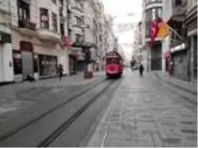 Taksim Meydanı ve İstiklal Caddesi turistlere kaldı Taksim Meydanı ve İstiklal Caddesi turistlere kaldı