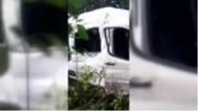 Tarım işçilerini taşıyan minibüs devrildi: 9 yaralı Tarım işçilerini taşıyan minibüs devrildi: 9 yaralı