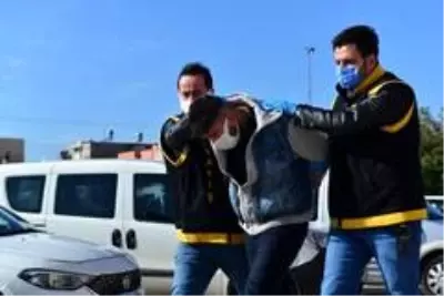 Kasiyere bıçak çekince kafasına turşu kavanozu yiyen gaspçı: Çalışanı tebrik edip kaçtım Kasiyere bıçak çekince kafasına turşu kavanozu yiyen gaspçı: Çalışanı tebrik edip kaçtım