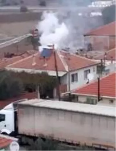 Yalnız yaşayan yaşlı kadın, evinde çıkan yangında öldü Yalnız yaşayan yaşlı kadın, evinde çıkan yangında öldü