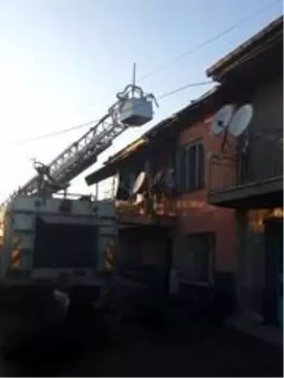 Yangın çıkan ev kullanılamaz hale geldi Yangın çıkan ev kullanılamaz hale geldi