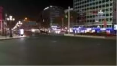 Yarın sabaha kadar sürecek olan sokağa çıkma kısıtlaması başladı Yarın sabaha kadar sürecek olan sokağa çıkma kısıtlaması başladı