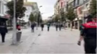 Yediği maske cezası sonrası verdiği cevap şok etti: 'İnşallah hepiniz yakalanır ceza yersiniz' Yediği maske cezası sonrası verdiği cevap şok etti: 'İnşallah hepiniz yakalanır ceza yersiniz'
