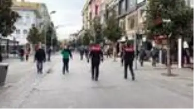Yediği maske cezası sonrası verdiği cevap şok etti: 'İnşallah hepiniz yakalanır ceza yersiniz' Yediği maske cezası sonrası verdiği cevap şok etti: 'İnşallah hepiniz yakalanır ceza yersiniz'