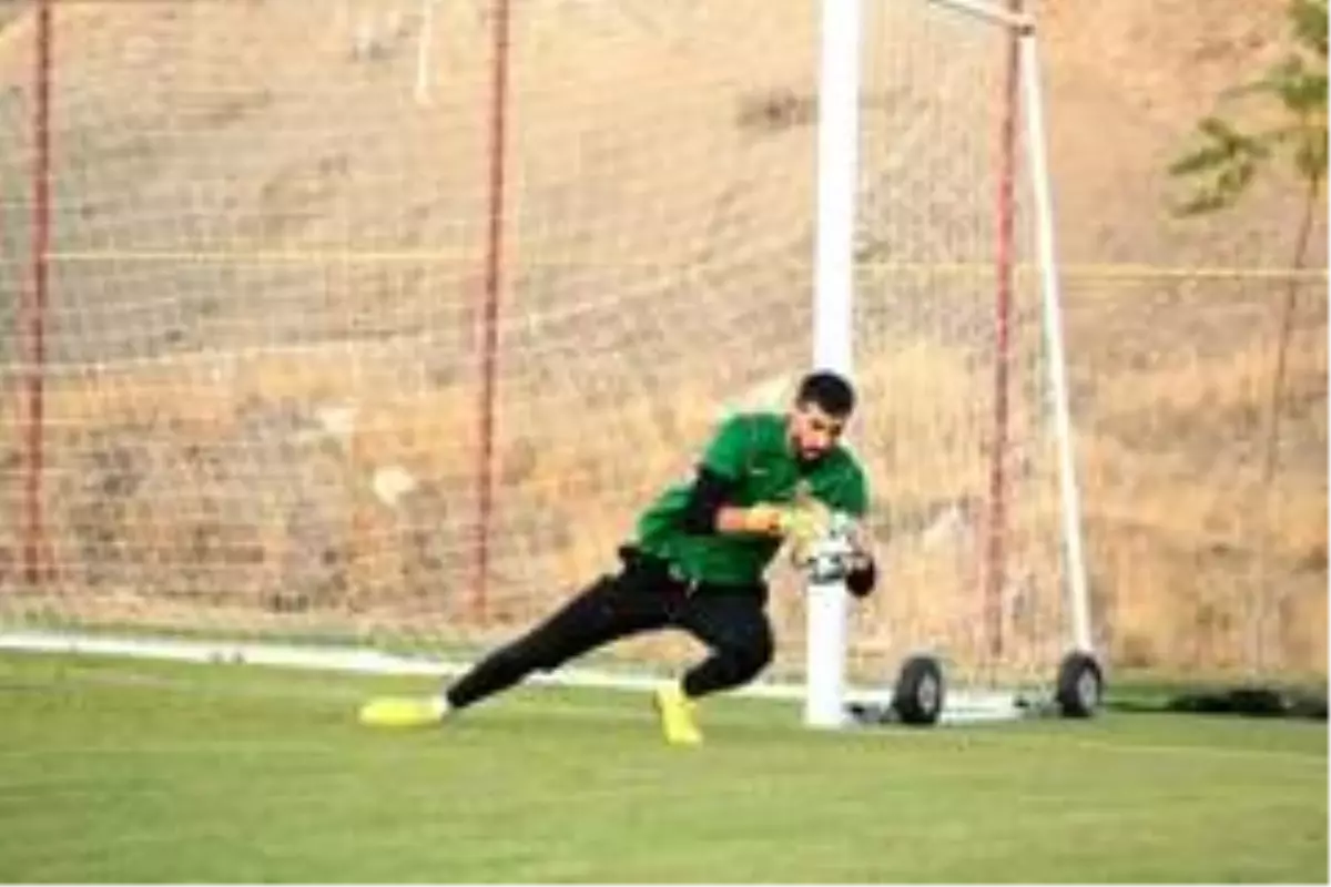 Yeni Malatyaspor'da kaleci Abdulsamed'ten kötü haber