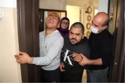 Zihinsel engelli gençlerin yaşadığı binada tahliye tartışması Zihinsel engelli gençlerin yaşadığı binada tahliye tartışması