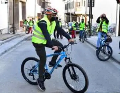 40 bisikletçi Çırmıhtı'nın eşsiz güzelliklerinde pedal çevirdi 40 bisikletçi Çırmıhtı'nın eşsiz güzelliklerinde pedal çevirdi