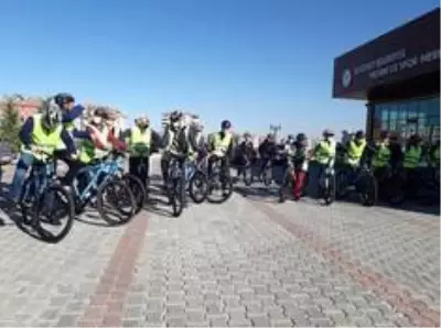 40 bisikletçi Çırmıhtı'nın eşsiz güzelliklerinde pedal çevirdi 40 bisikletçi Çırmıhtı'nın eşsiz güzelliklerinde pedal çevirdi