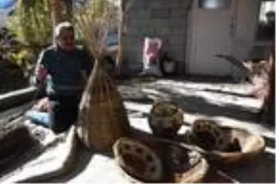 40 yıllık usta, söğüt dallarını sepete dönüştürüyor 40 yıllık usta, söğüt dallarını sepete dönüştürüyor
