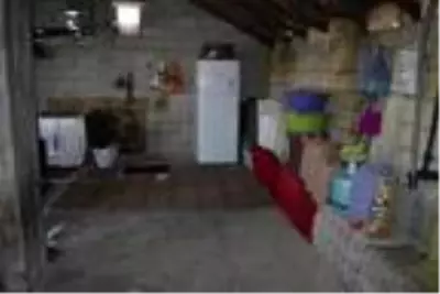 Son dakika haber... 6 çocuklu aile brandayla kaplı evde yaşıyor