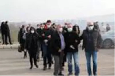 6'ncı kattan düşerek ölen Semih, gözyaşlarıyla uğurlandı 6'ncı kattan düşerek ölen Semih, gözyaşlarıyla uğurlandı